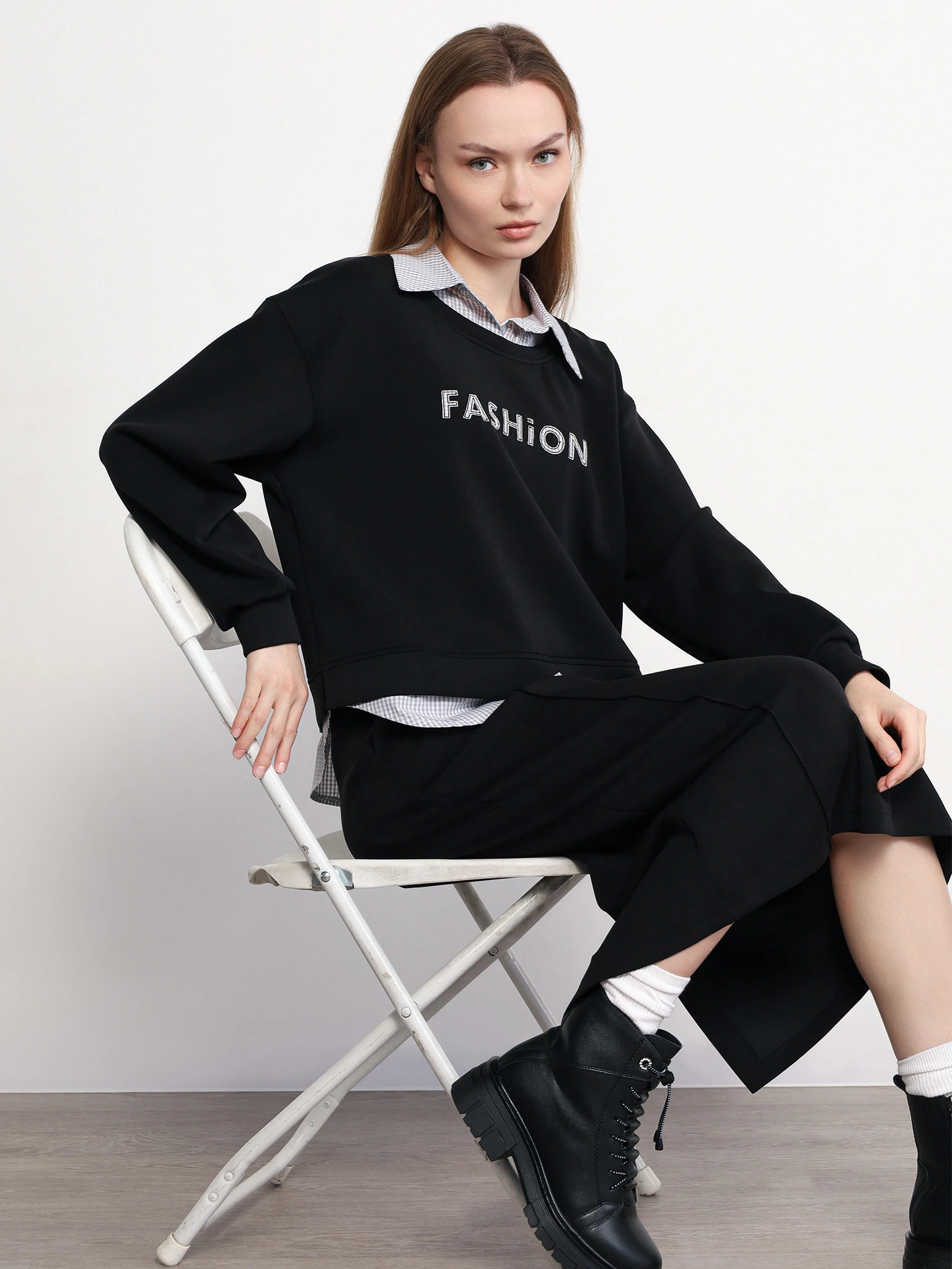 Толстовка черного цвета с имитацией